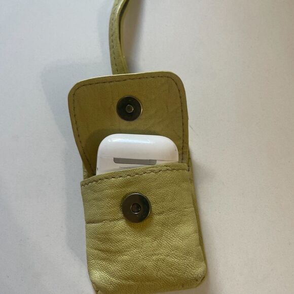 New Free People Street Sounds Pod Clip bag - Picture 10 of 10